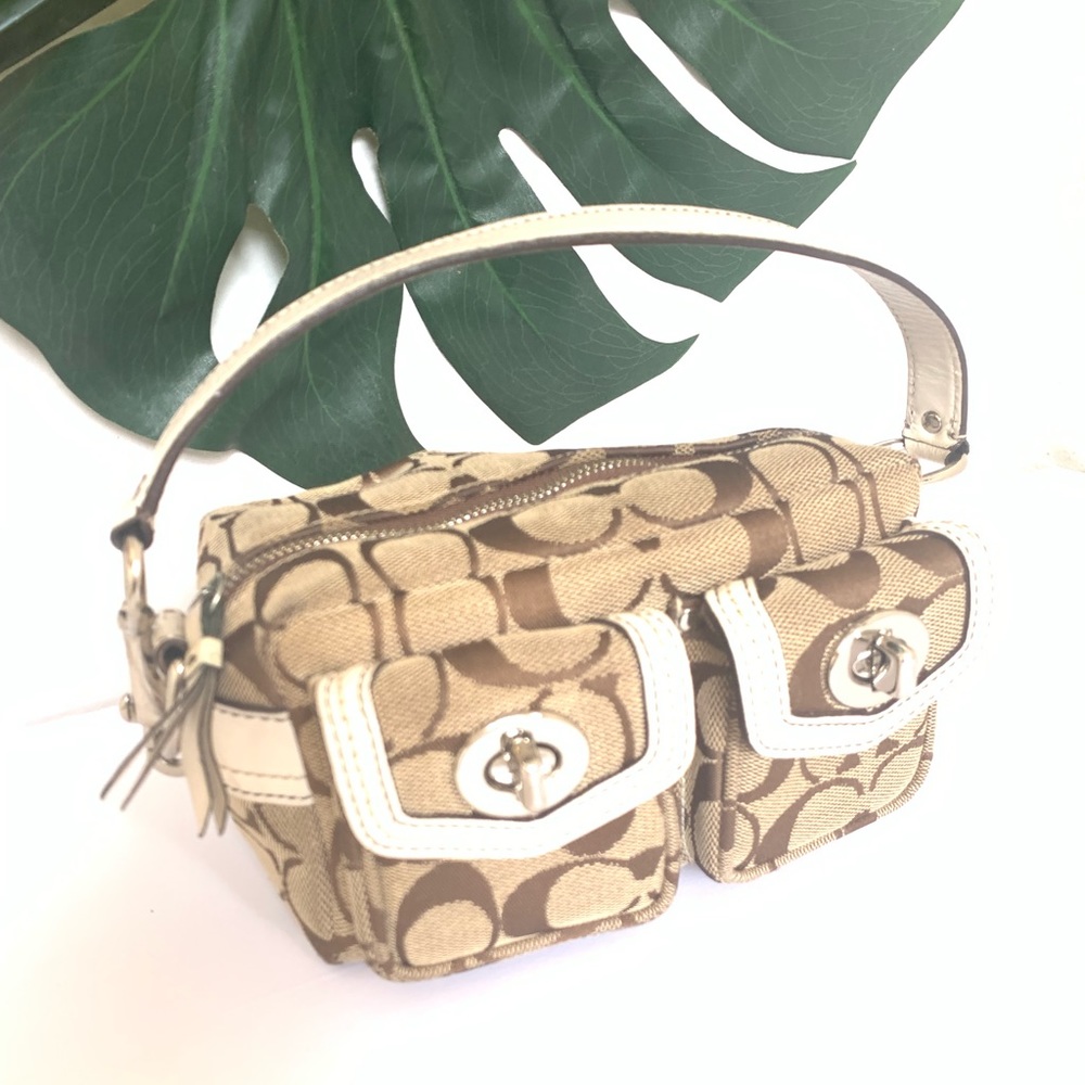 🔸🔸SOLD🔸🔹Authentic Coach monogram mini bag